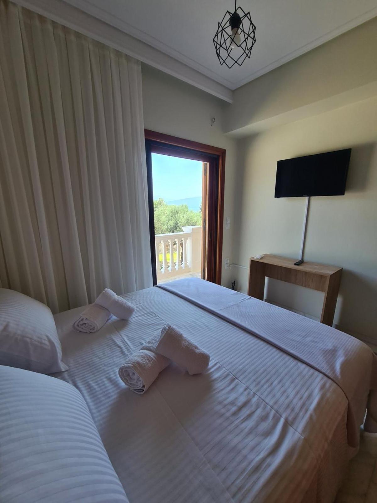Majestic View Resort นาฟปาคตอส ภายนอก รูปภาพ